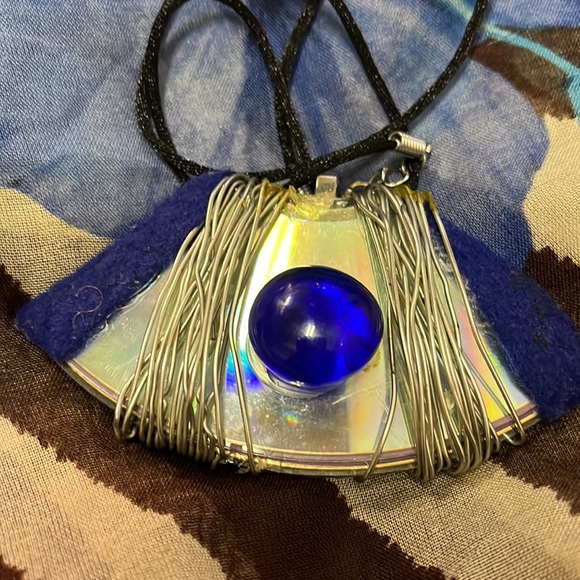 Reversible Handmade Necklace - Picture 4 of 16